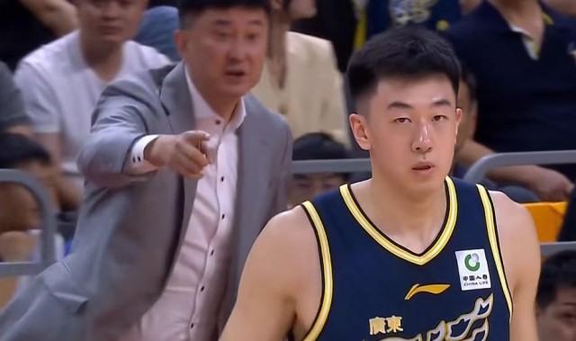 世界杯直播-广东男篮33分大胜！奎因29+7+7杜润旺20分，王洪泽陈家政表现出色